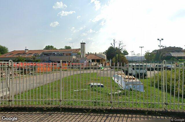 Street View of Sporty People Padel