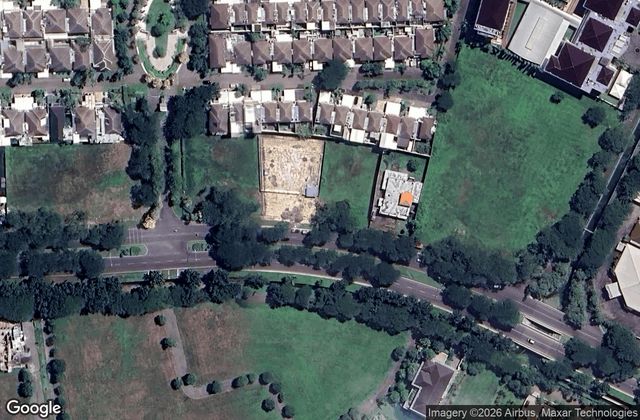 Satellite view of LA FAMILIA PADEL SURABAYA