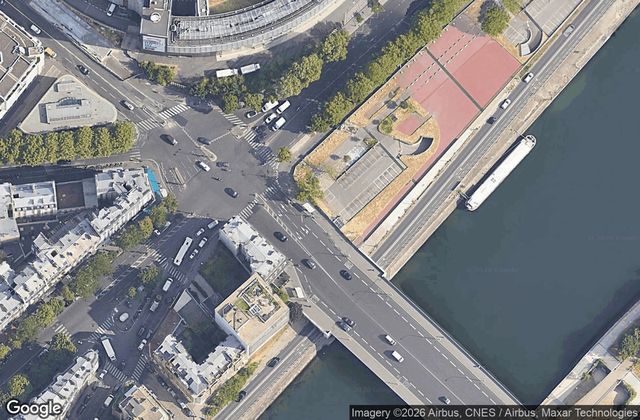 Satellite view of Sportfield - Padel Paris 16 - Tour Eiffel