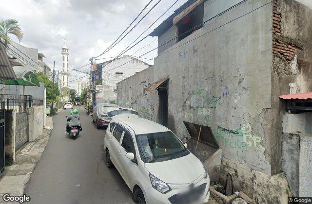 Street View of Sideyard Padel
